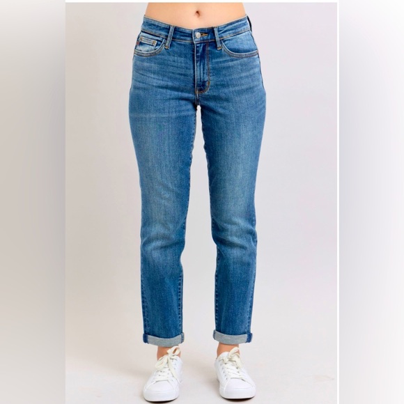 Judy Blue Full Size Mid Rise Vintage Wash Slim Jeans with Cell Phone Pocket Plus Size main image 1